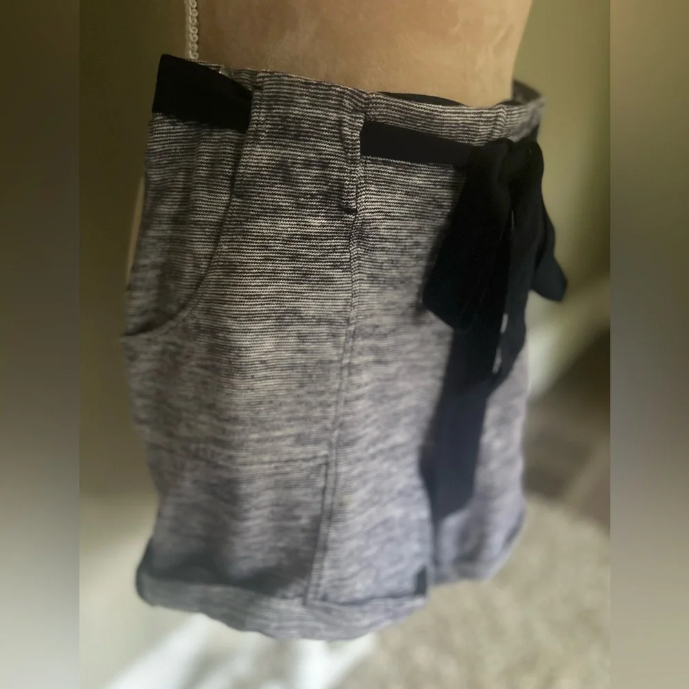 Anthropologie cotton shorts with tie accent - Picture 2 of 6